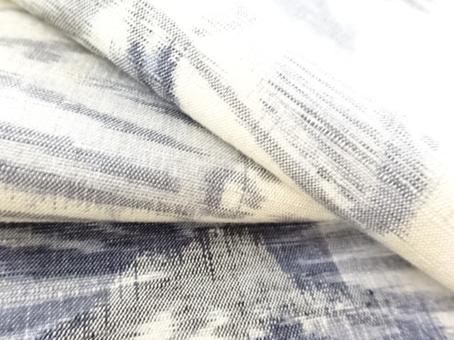  アンティーク　蝶模様織り出し手織り紬着物